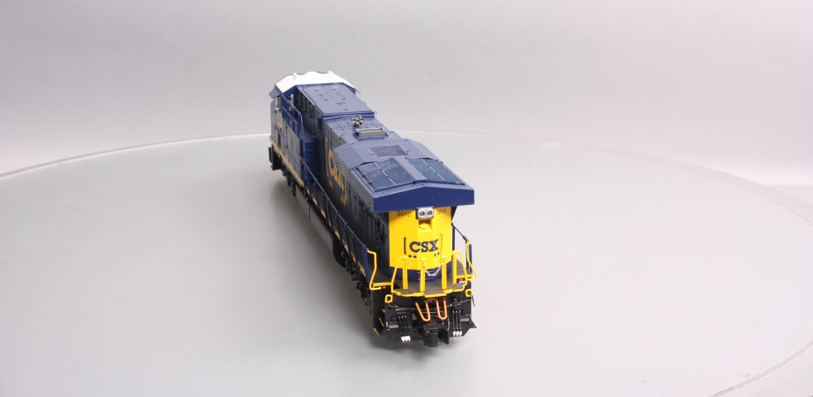 Lionel 2033530 O Gauge CSX ES44AC Diesel Engine #3010 with LEGACY