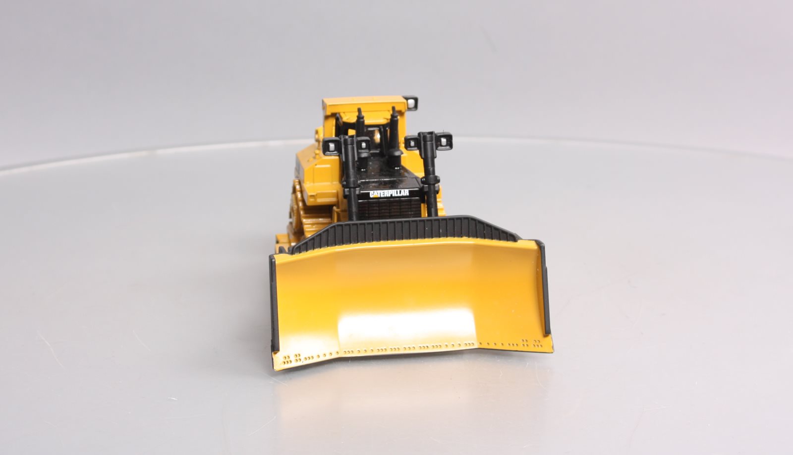 Norscot 55212 1:50 Caterpillar D11T Assembled Track-Type Tractor