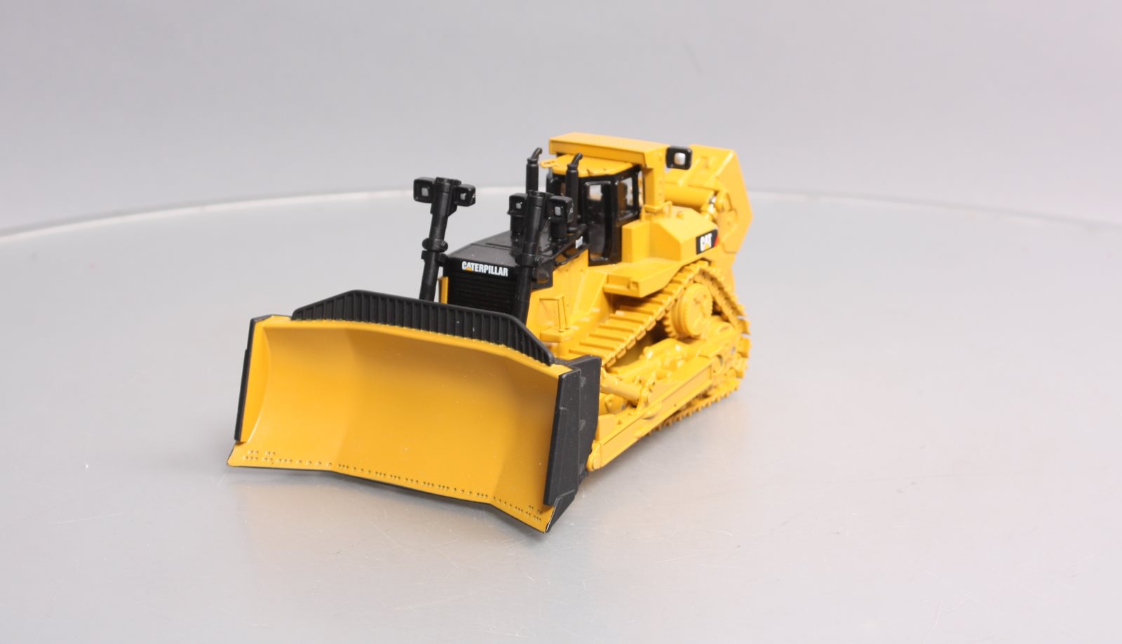 Norscot 55212 1:50 Caterpillar D11T Assembled Track-Type Tractor  MT/Box