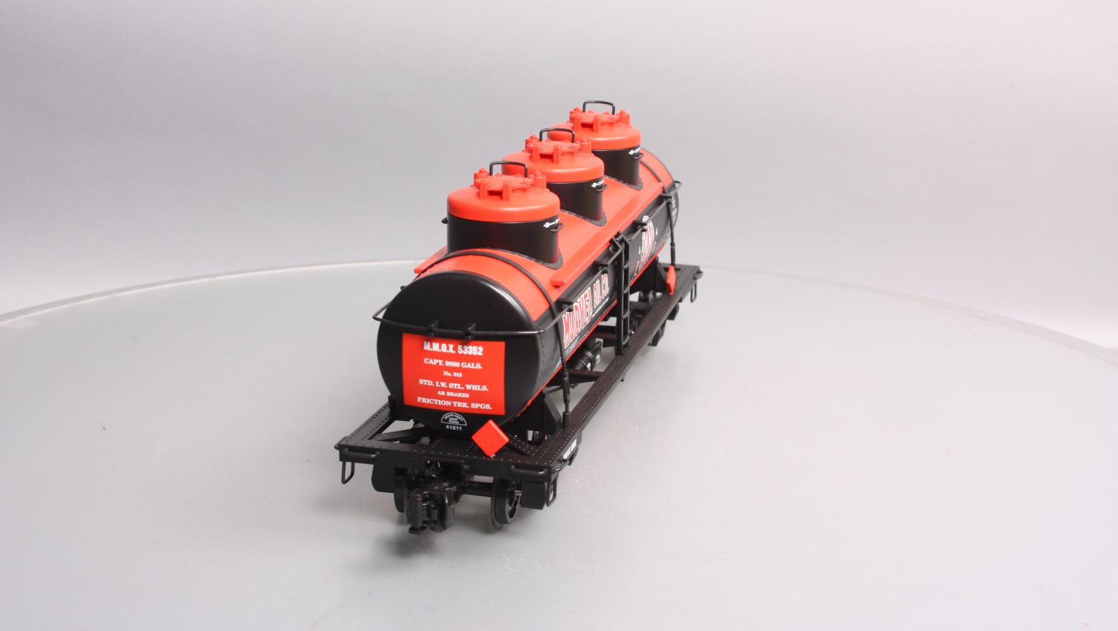 Aristo-Craft 41611 G Gauge Marvel Oil Triple Dome Tank Car #53352