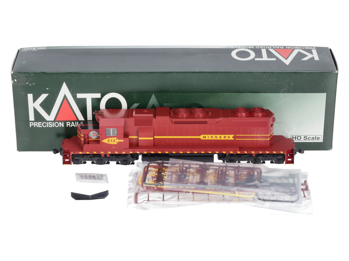 Kato 37-6532 HO DM&IR SD38-2 Diesel Locomotive #212