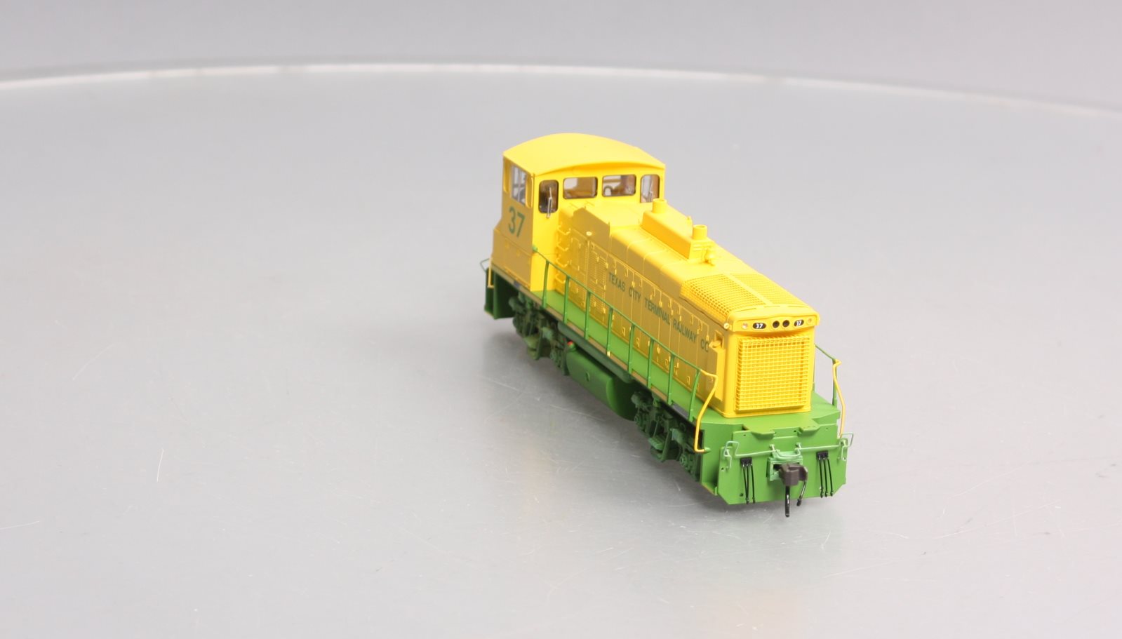 Atlas 9979 HO Texas City Terminal MP15DC Diesel Locomotive #37