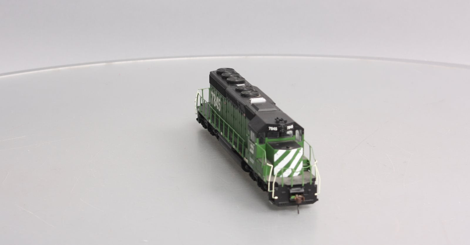 Bachmann 60905 HO Scale BN SD40-2 Diesel Locomotive w/DCC