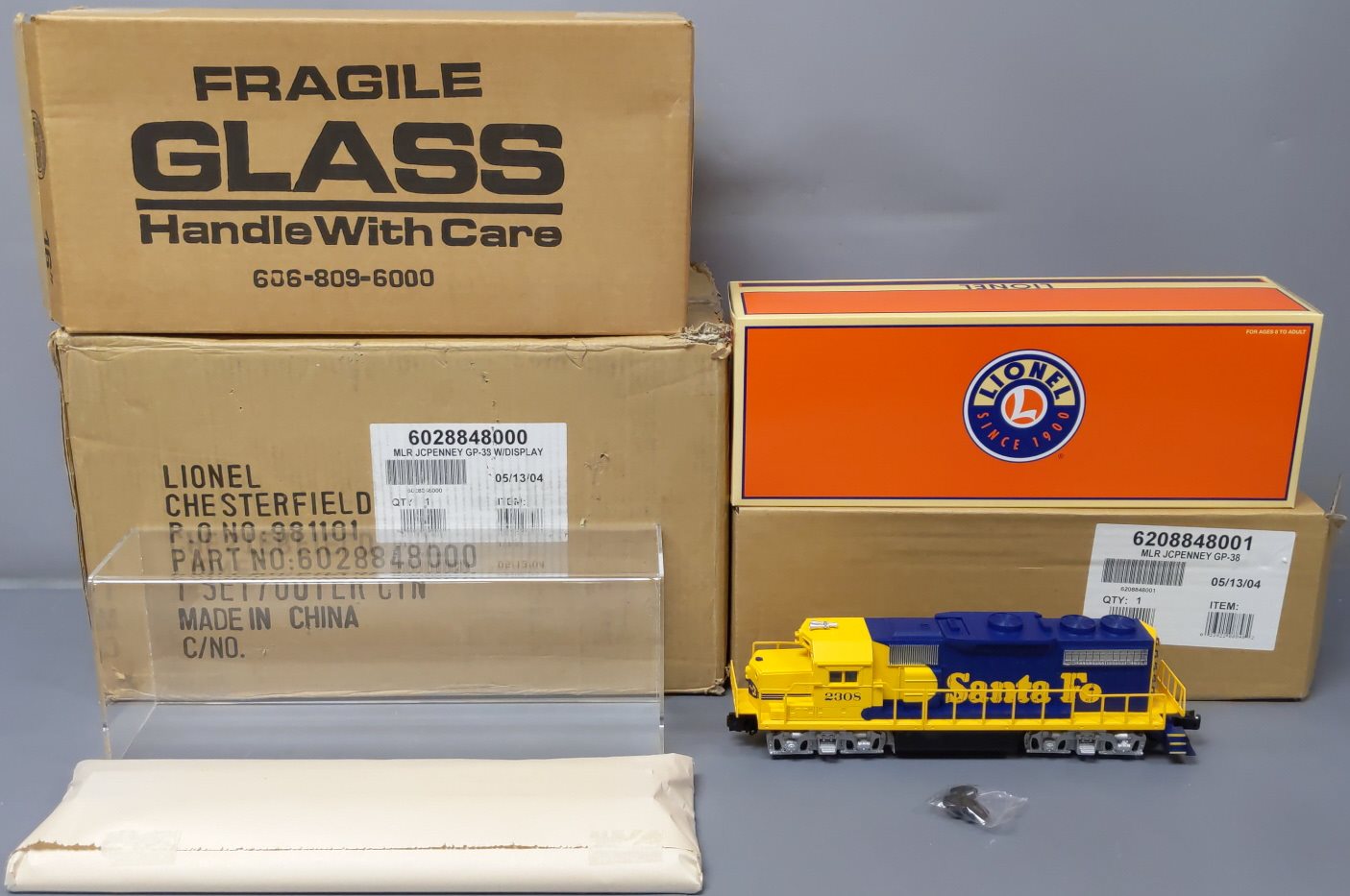 Lionel 6-28848 O JC Penney Santa Fe GP-38 Diesel Locomotive #2308 w/Display Case LN/Box