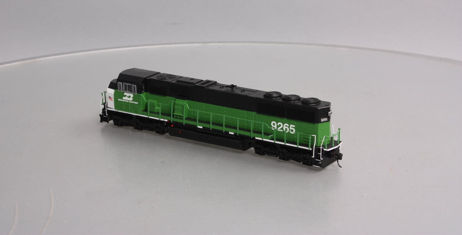 Walthers 910-19700 HO Scale Burlington Northern EMD SD60M Diesel #9265 w/DCC