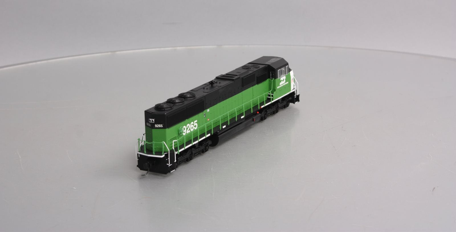 Walthers 910-19700 HO Scale Burlington Northern EMD SD60M Diesel #9265 w/DCC