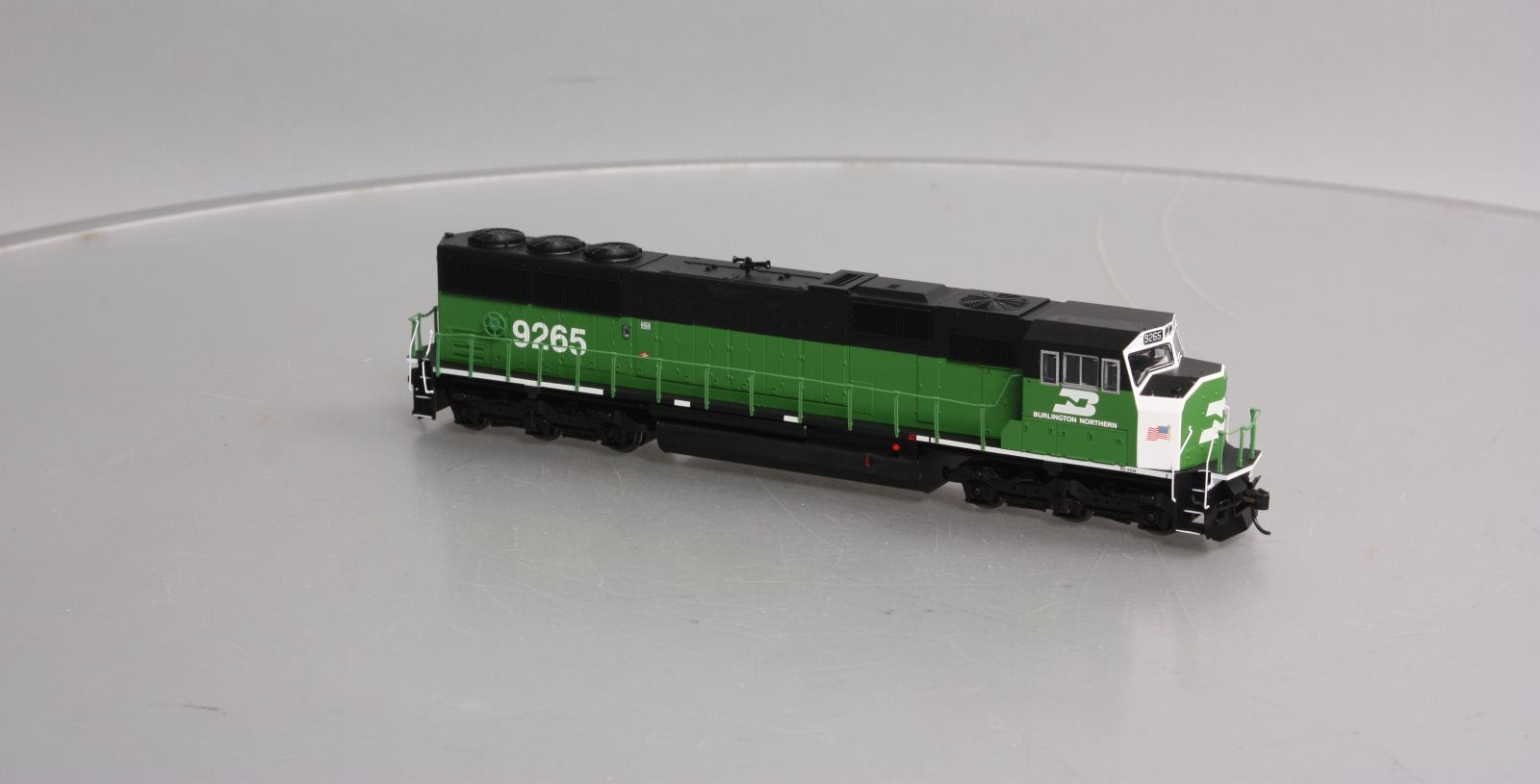 Walthers 910-19700 HO Scale Burlington Northern EMD SD60M Diesel #9265 w/DCC
