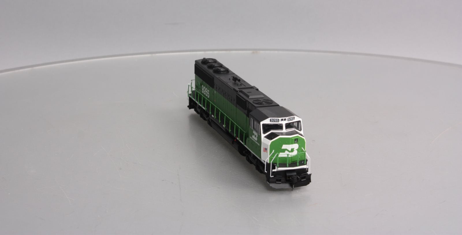 Walthers 910-19700 HO Scale Burlington Northern EMD SD60M Diesel #9265 w/DCC