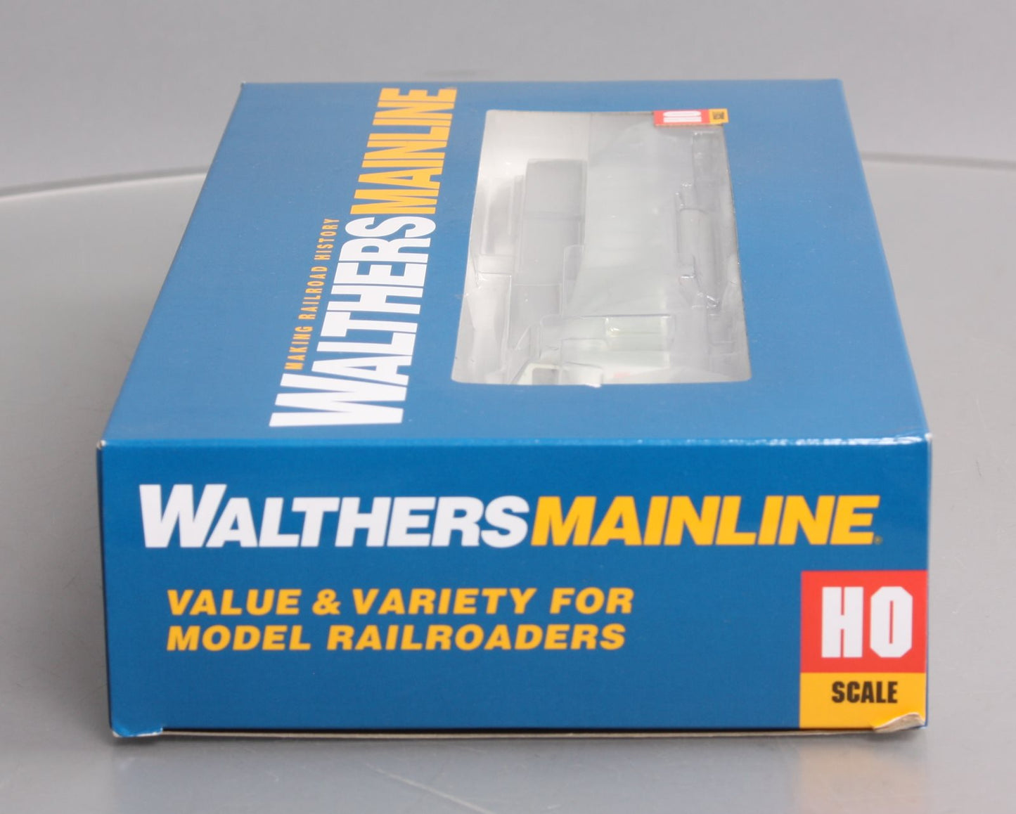 Walthers 910-19700 HO Scale Burlington Northern EMD SD60M Diesel #9265 w/DCC