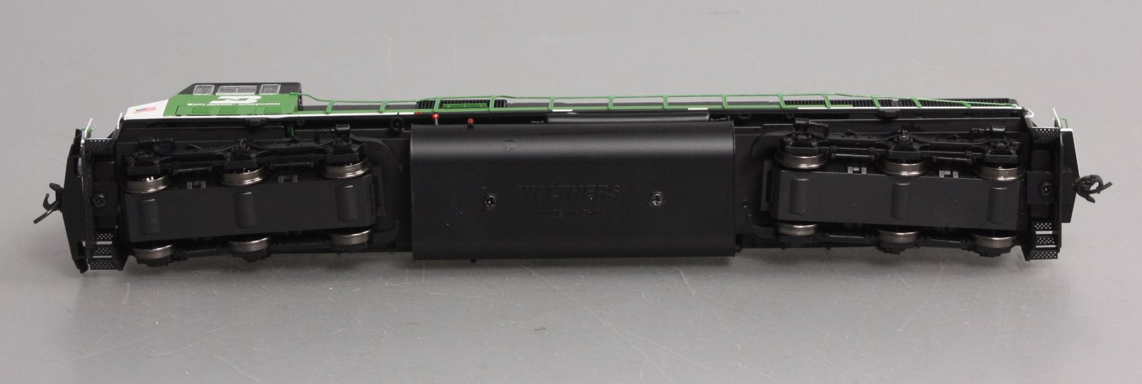 Walthers 910-19700 HO Scale Burlington Northern EMD SD60M Diesel #9265 w/DCC