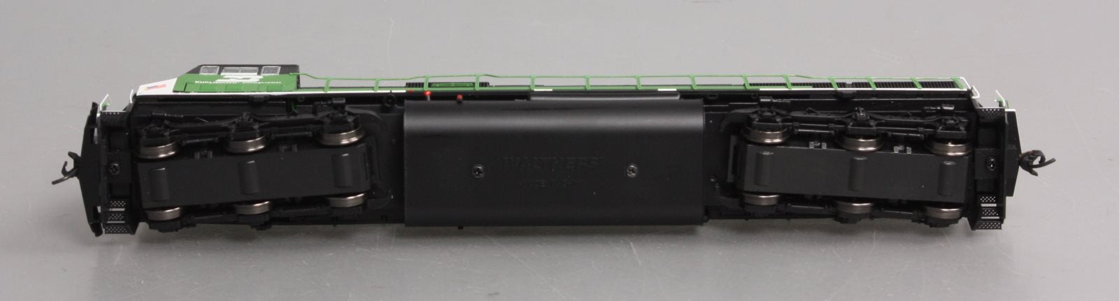 Walthers 910-19701 HO Scale Burlington Northern EMD SD60M Diesel #9270 w/DCC