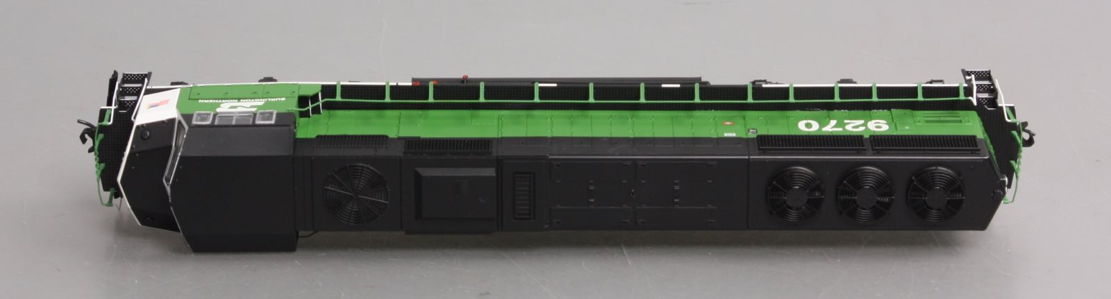 Walthers 910-19701 HO Scale Burlington Northern EMD SD60M Diesel #9270 w/DCC