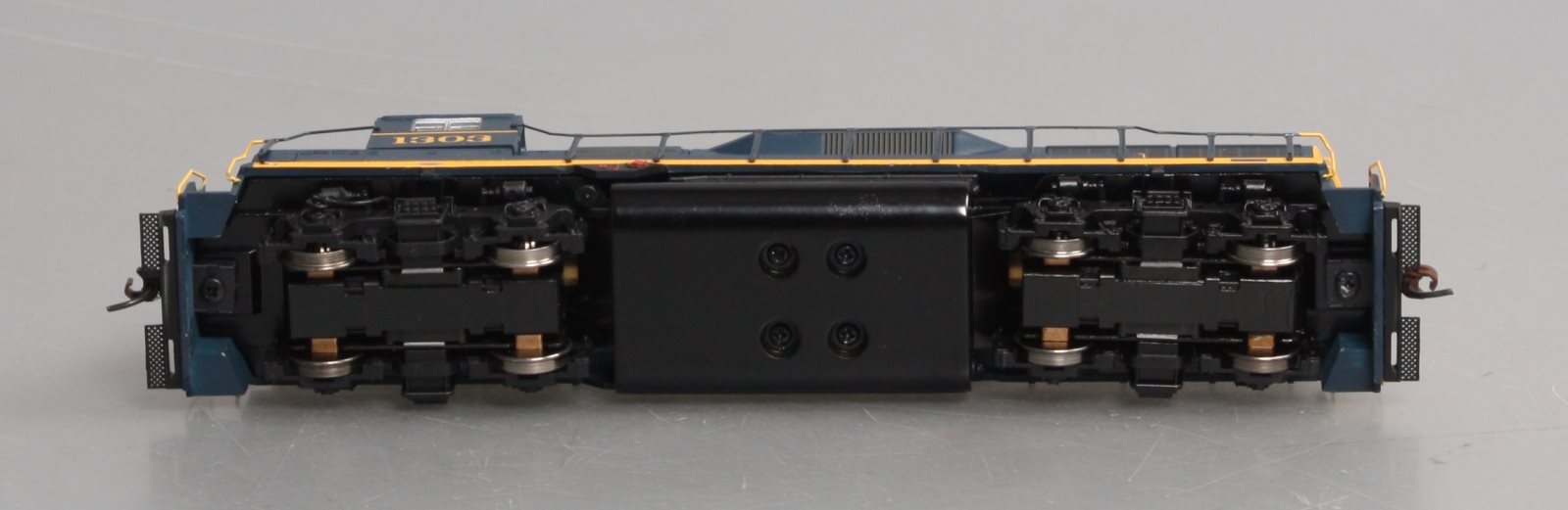 Athearn 96036 HO Santa Fe/Freight RTR GP35 Diesel Locomotive #1303