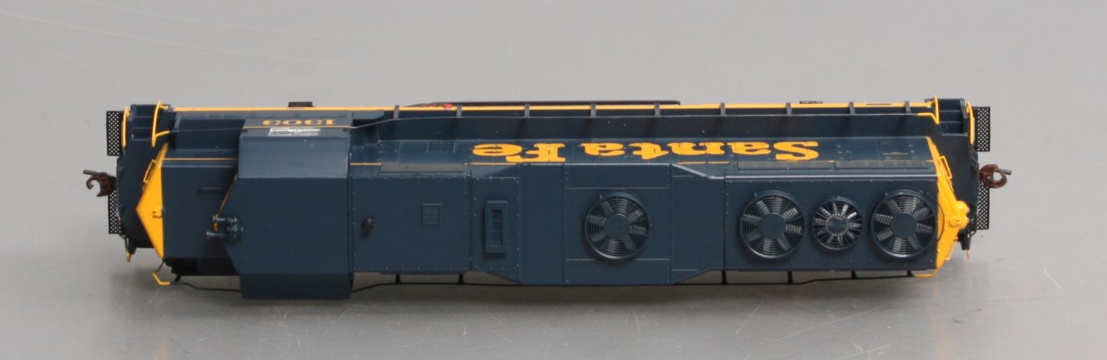 Athearn 96036 HO Santa Fe/Freight RTR GP35 Diesel Locomotive #1303