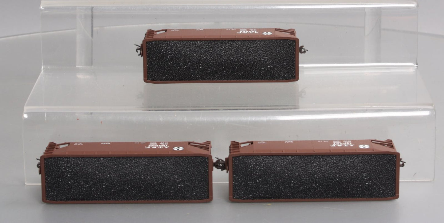 Atlas 20000981 HO ATSF Trainman 2-Bay Offset Hopper (3)