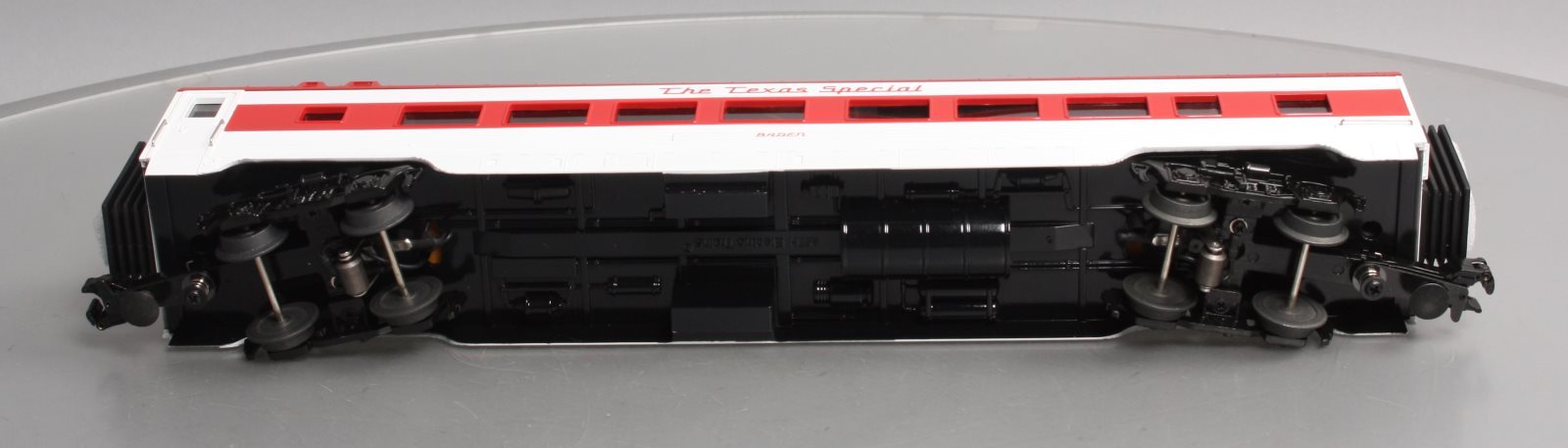 MTH 30-67656 Texas Special 60' Streamlined Coach Car