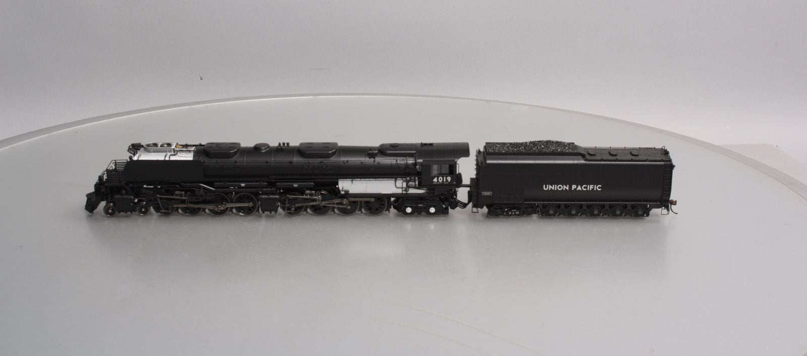 Athearn G9154 HO Union Pacific 4-8-8-4 Big Boy with DCC & Sound #4019