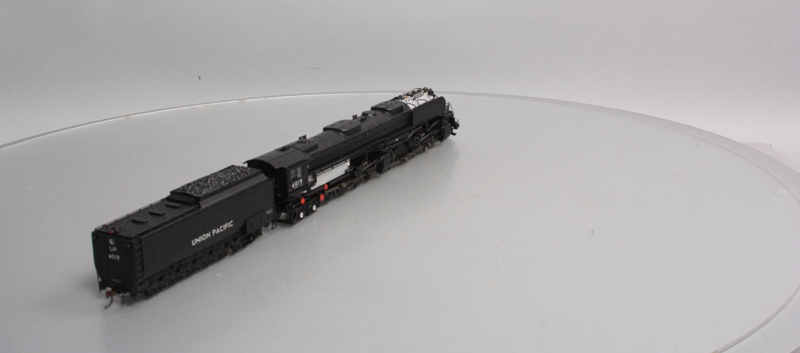 Athearn G9154 HO Union Pacific 4-8-8-4 Big Boy with DCC & Sound #4019
