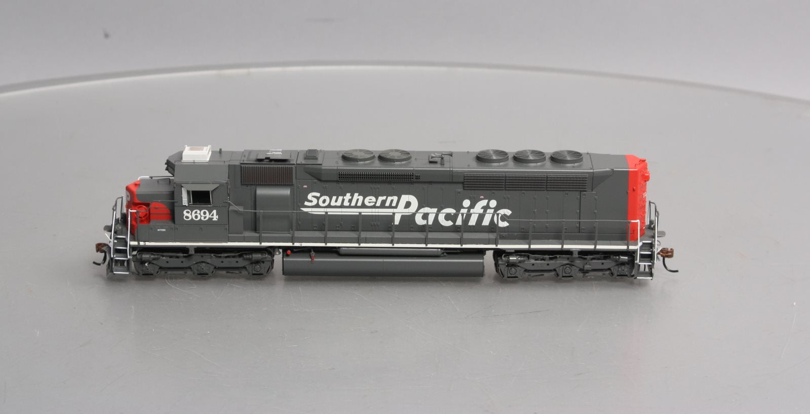 Athearn G63678 HO Southern Pacific SD40M-2 Diesel Locomotive #8694