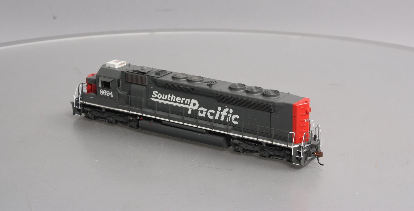 Athearn G63678 HO Southern Pacific SD40M-2 Diesel Locomotive #8694