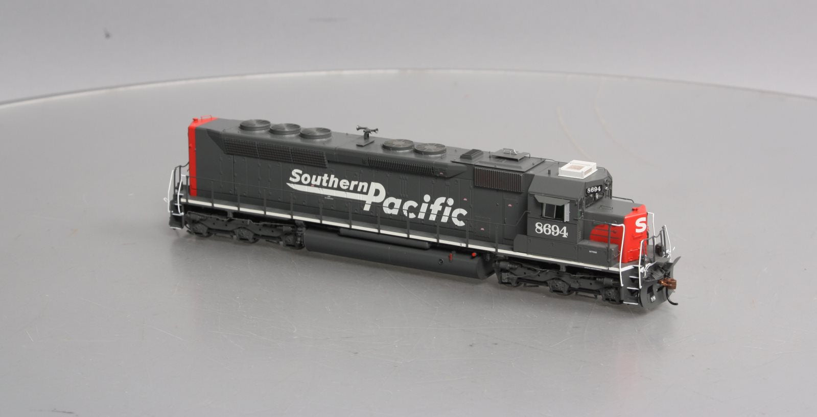 Athearn G63678 HO Southern Pacific SD40M-2 Diesel Locomotive #8694