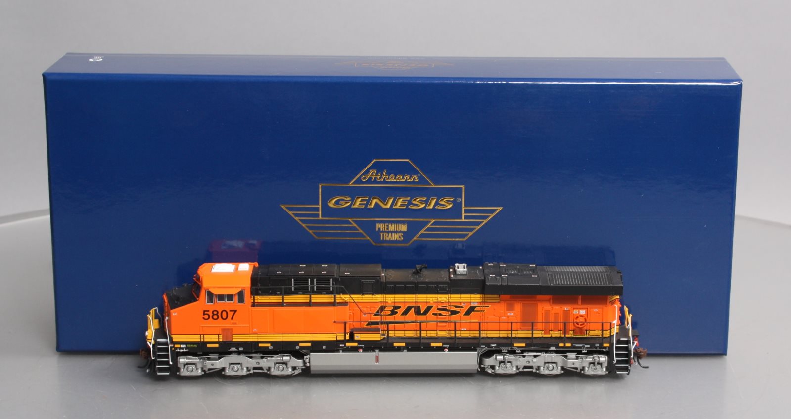 Athearn G69741 HO Burlington Northern Santa Fe ES44AC Diesel Locomotive #5807