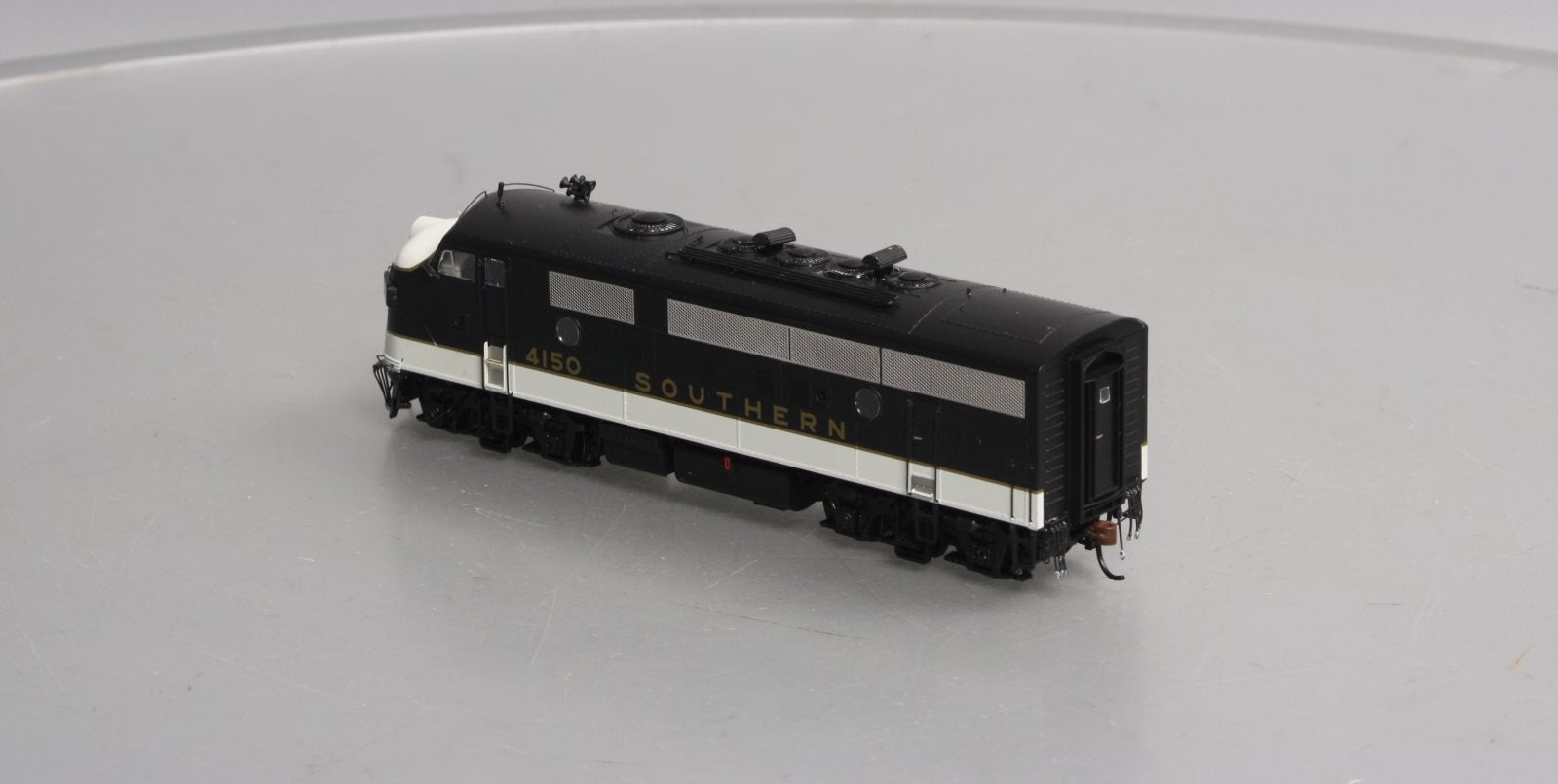Athearn G12409 HO Southern Freight F3A Diesel Locomotive with DCC & Sound #4150