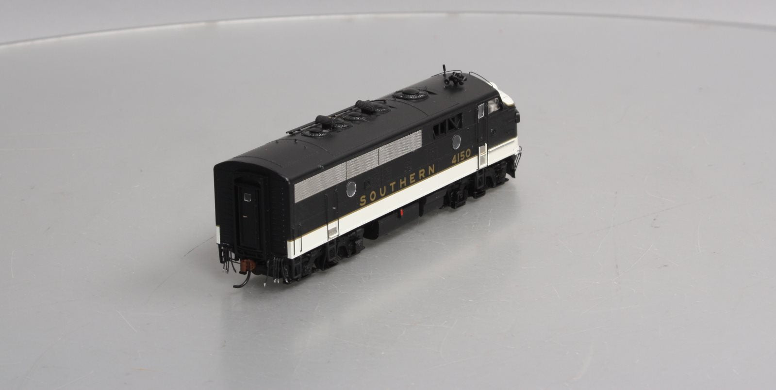 Athearn G12409 HO Southern Freight F3A Diesel Locomotive with DCC & Sound #4150