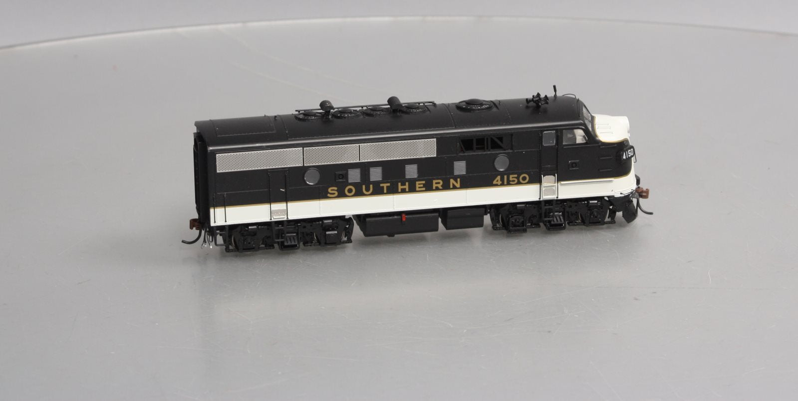 Athearn G12409 HO Southern Freight F3A Diesel Locomotive with DCC & Sound #4150