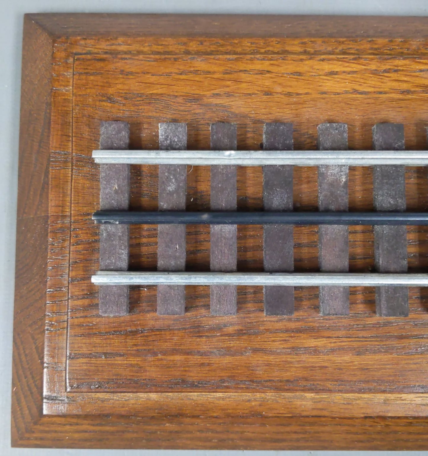 O Gauge Display Case with Wooden Base & Track Section EX