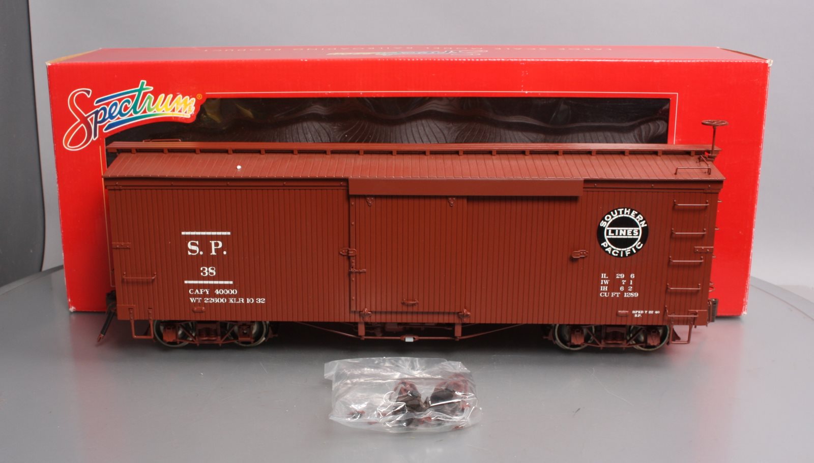 Bachmann Spectrum 88096 G Southern Pacific Narrow Gauge Boxcar #38 LN/Box