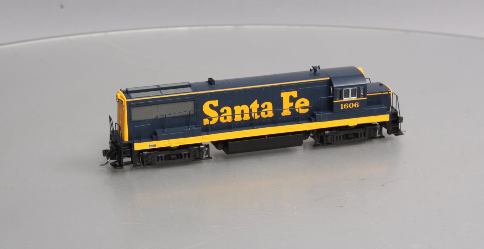 Bowser 23834 HO Santa Fe GE Executive Line U25B with LokSound & DCC #1606