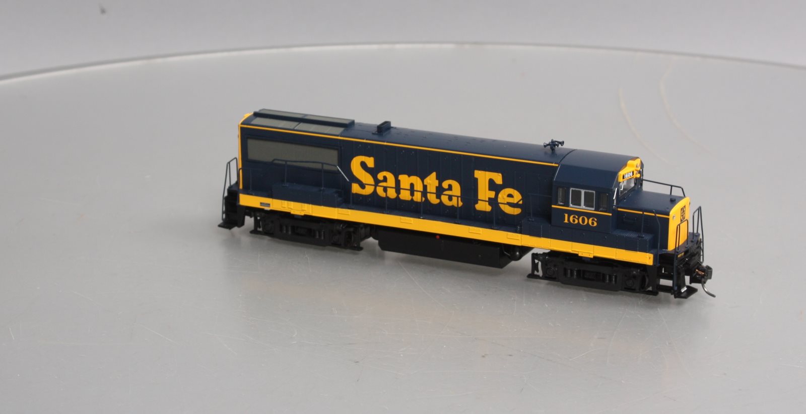 Bowser 23834 HO Santa Fe GE Executive Line U25B with LokSound & DCC #1606