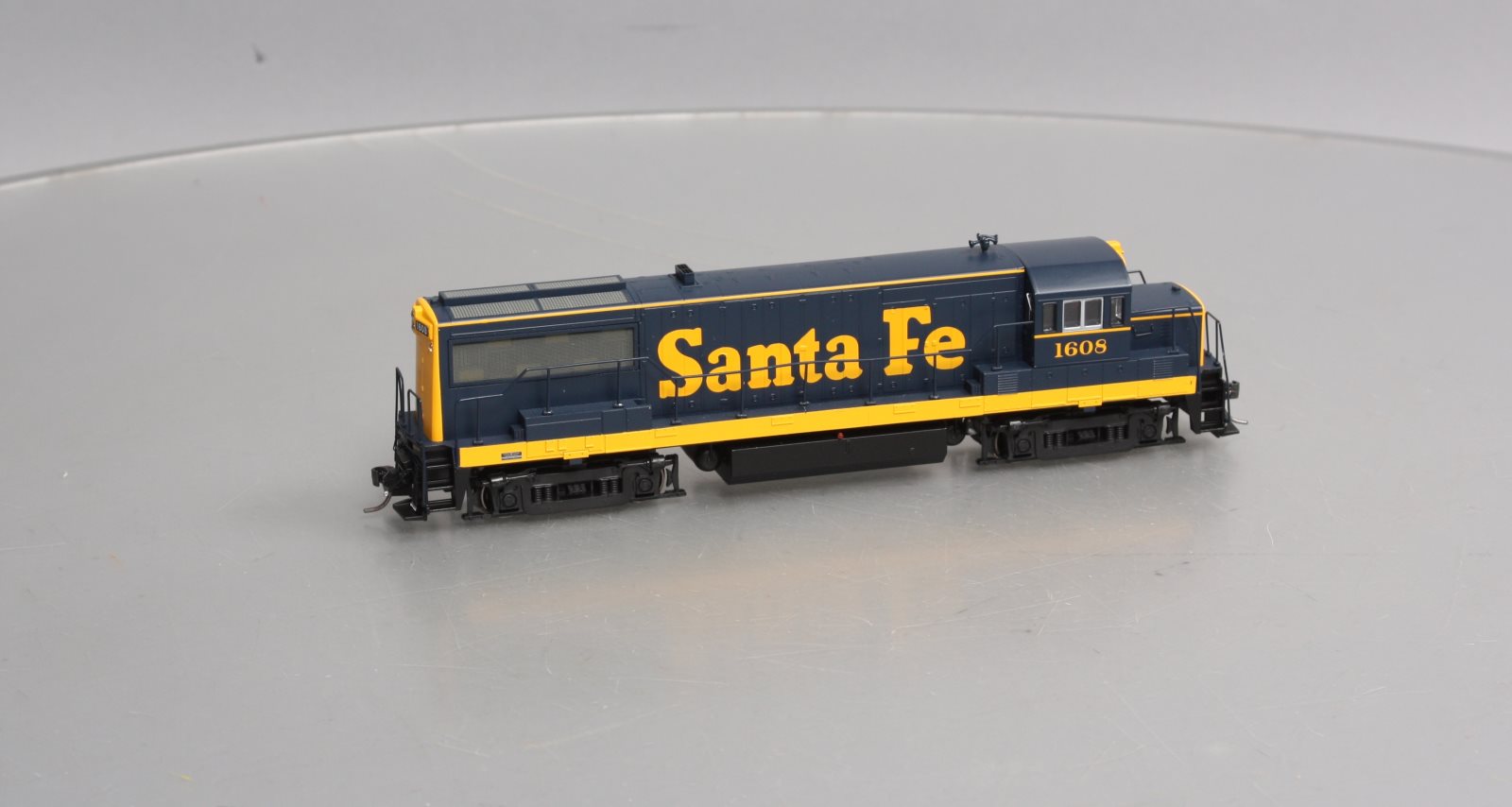 Bowser 23835 HO Santa Fe GE U25B with LokSound & DCC Executive Line #1608