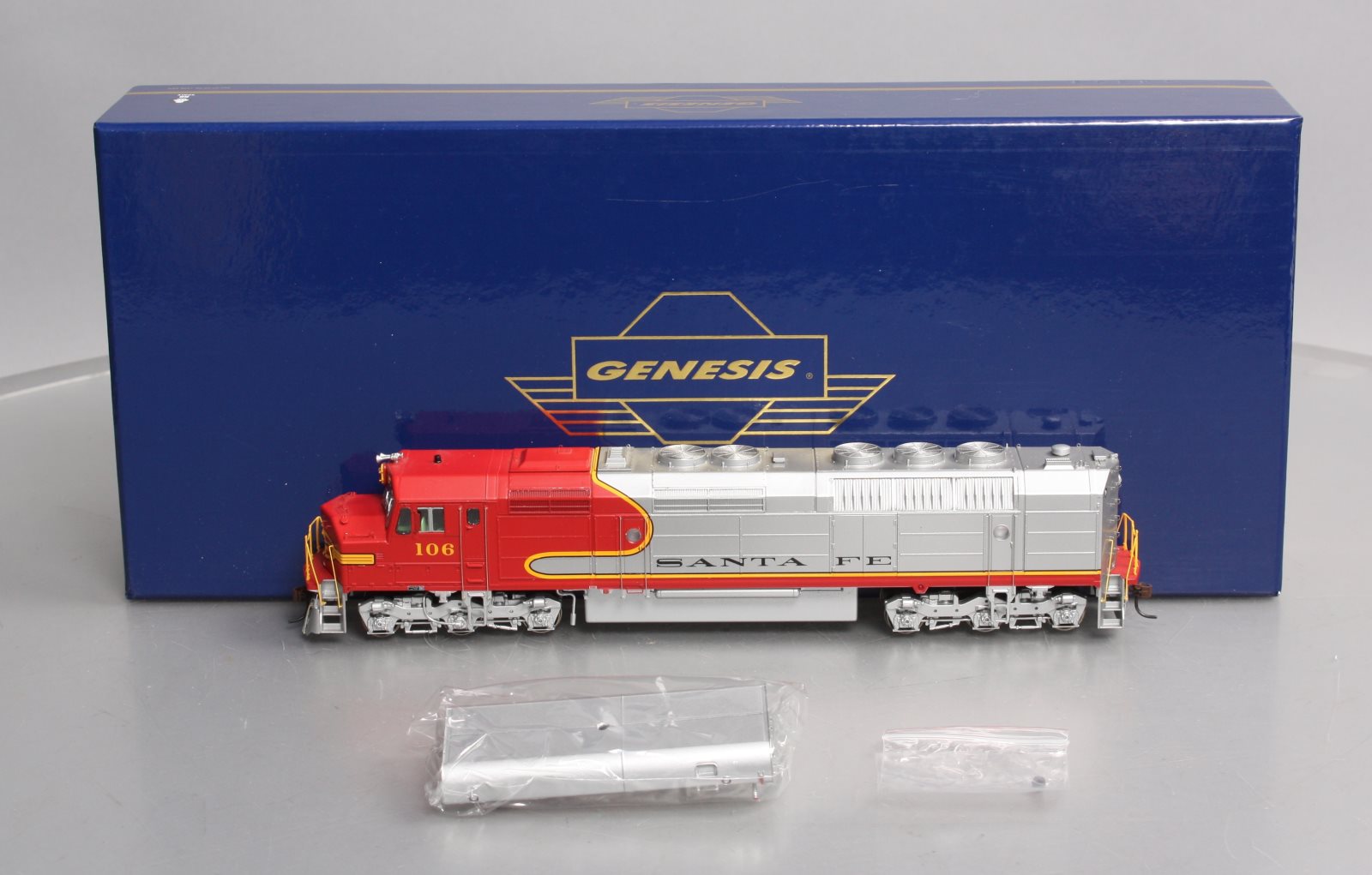 Athearn G67663 HO Santa Fe/Superchief FP45 Diesel Locomotive w/DCC & Sound #106