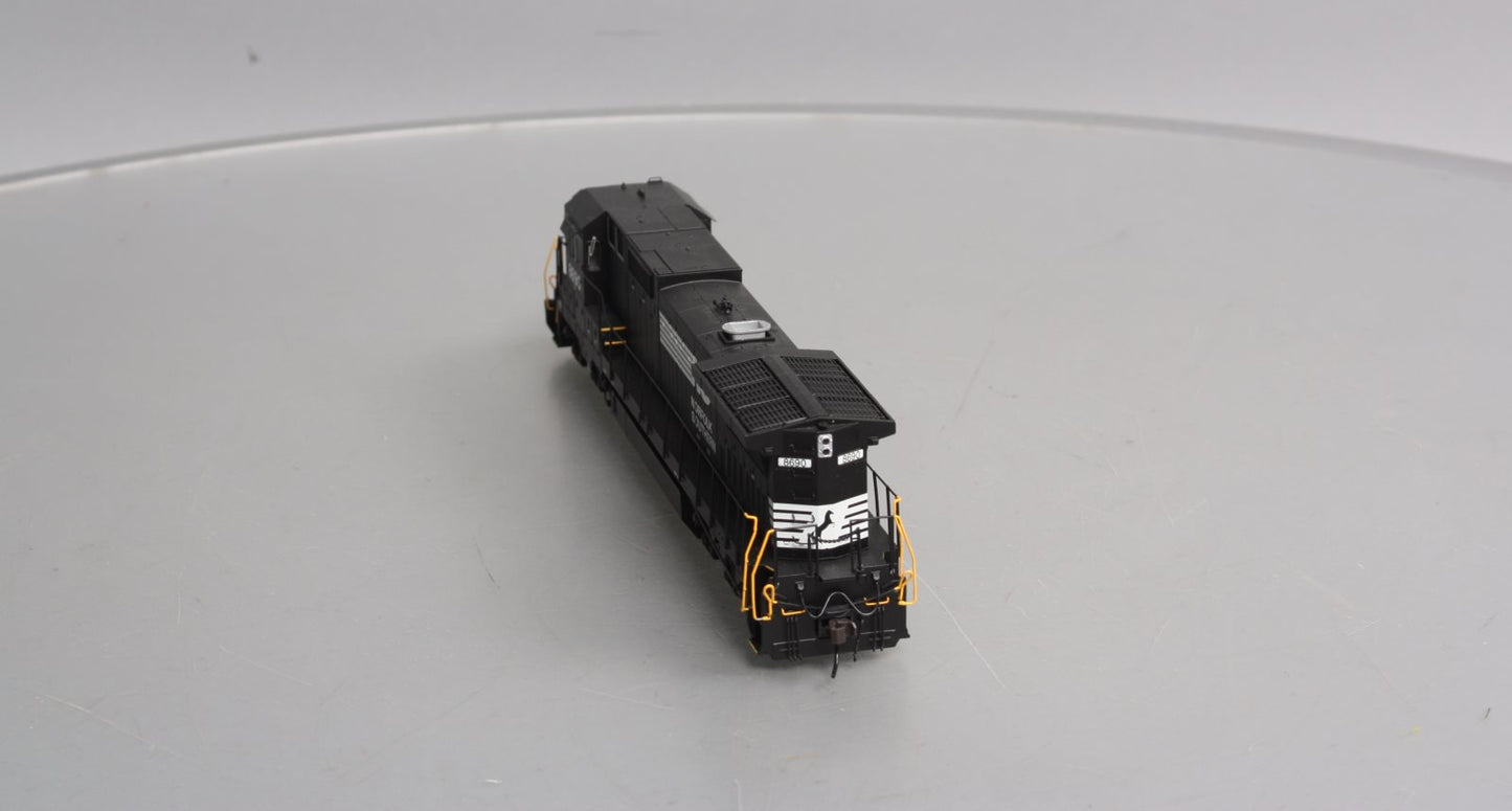 Atlas 9660 HO Norfolk Southern Dash 8-40C Diesel Locomotive #8690