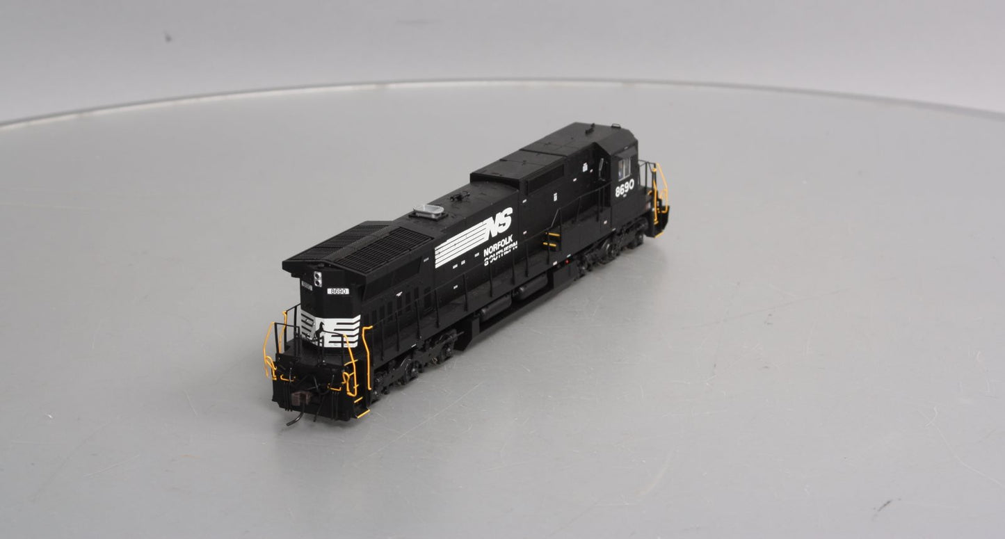 Atlas 9660 HO Norfolk Southern Dash 8-40C Diesel Locomotive #8690