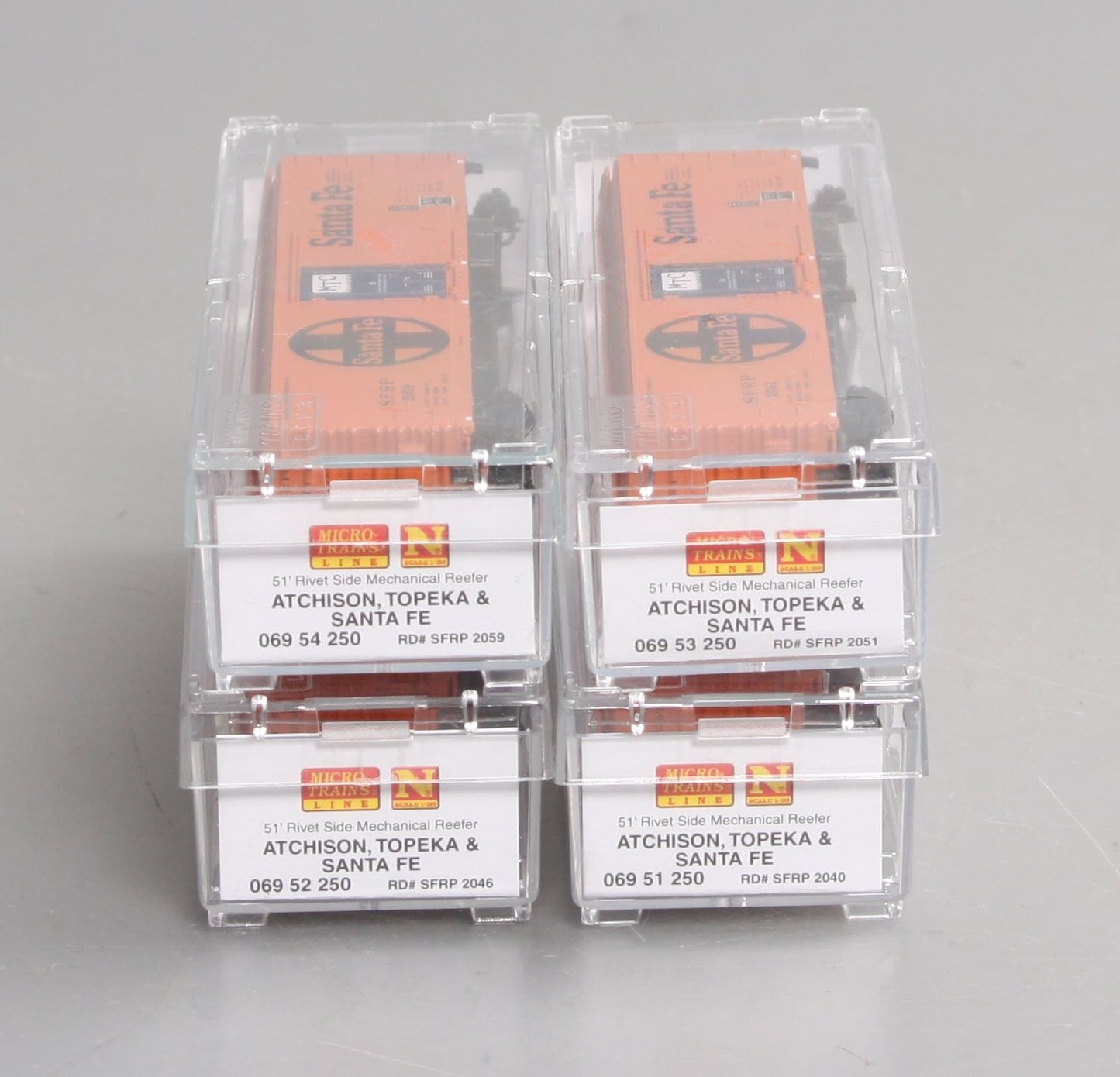 Micro-Trains 99300167 N ATSF 51' Rivet Side Mechanical Reefer (Set of 4)