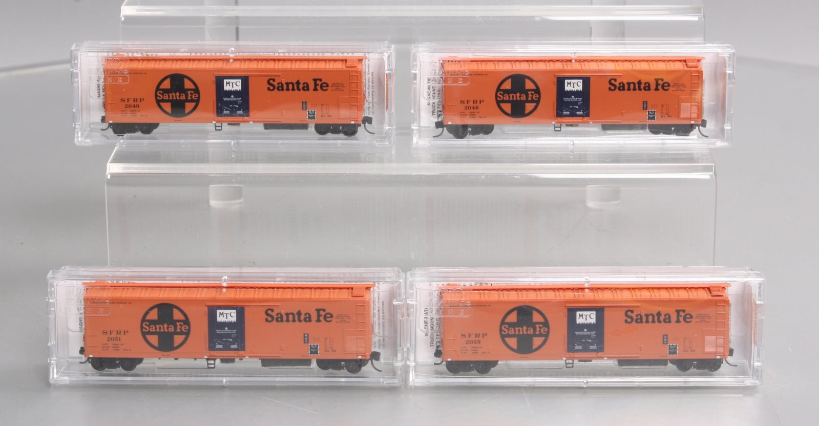 Micro-Trains 99300167 N ATSF 51' Rivet Side Mechanical Reefer (Set of 4)