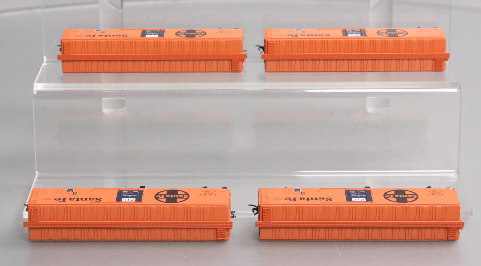 Micro-Trains 99300167 N ATSF 51' Rivet Side Mechanical Reefer (Set of 4)