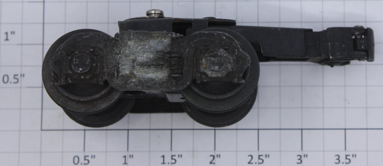 Lionel 487-3X Operating Coupler Truck without Collector Roller
