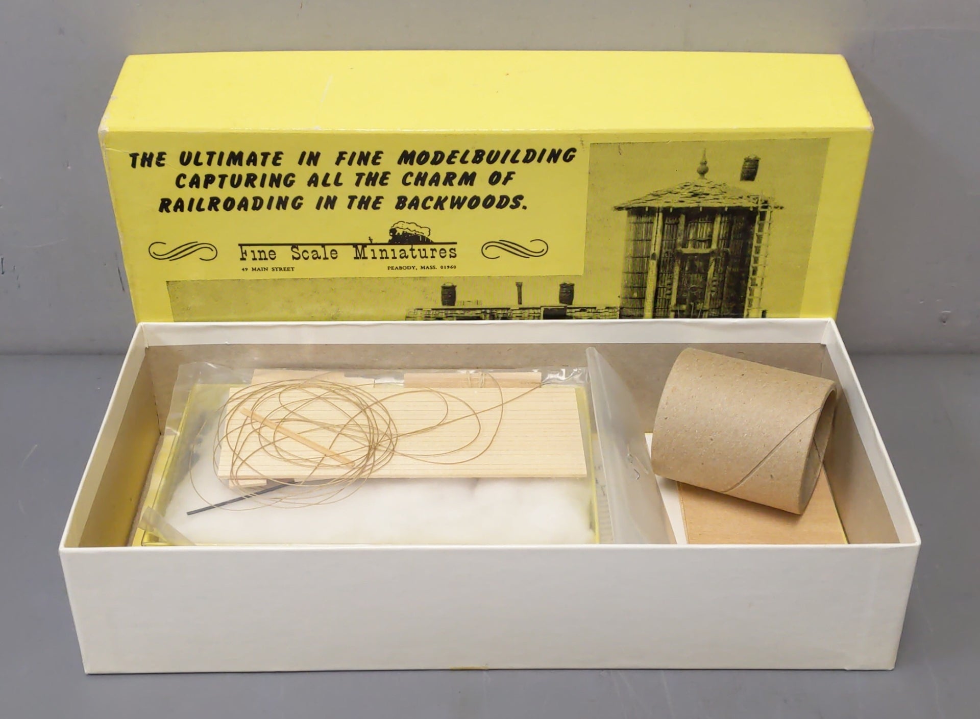 Fine Scale Miniatures 125 HO Scale Water Tank and Tool Shed Building Kit