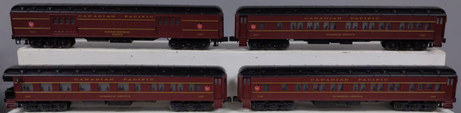 Williams 43351 Canadian Pacific 72 Ft. Heavyweight Passenger Cars (Set of 4)