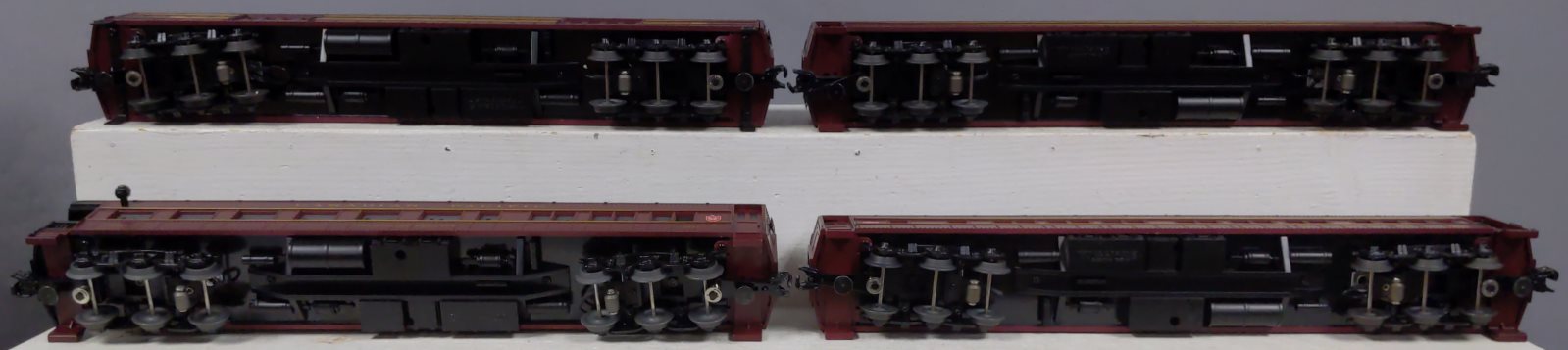 Williams 43351 Canadian Pacific 72 Ft. Heavyweight Passenger Cars (Set of 4)