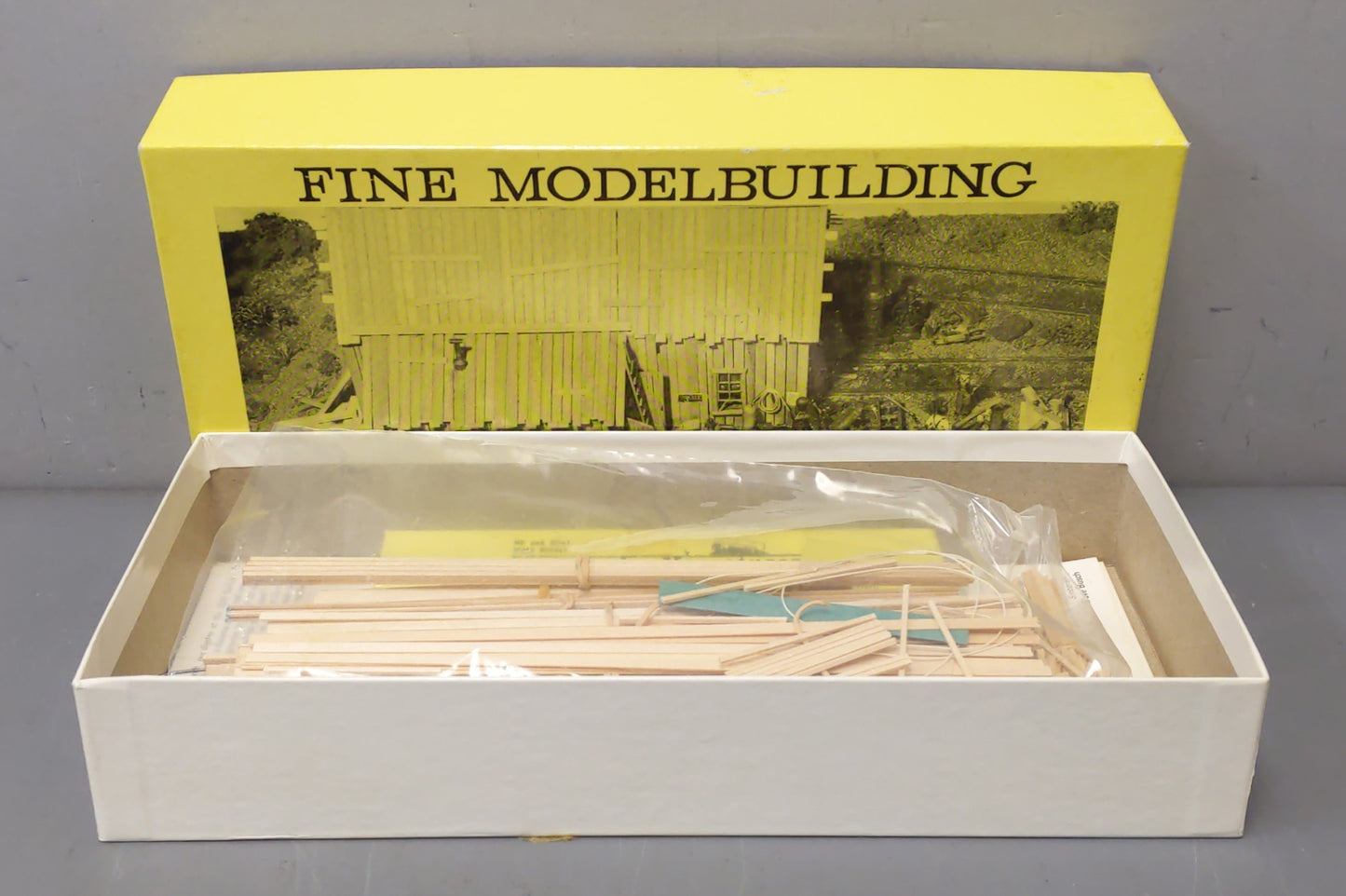 Fine Scale Miniatures 160 HO Scale Logging Repair Shed Laser-Cut Building Kit LN/Box