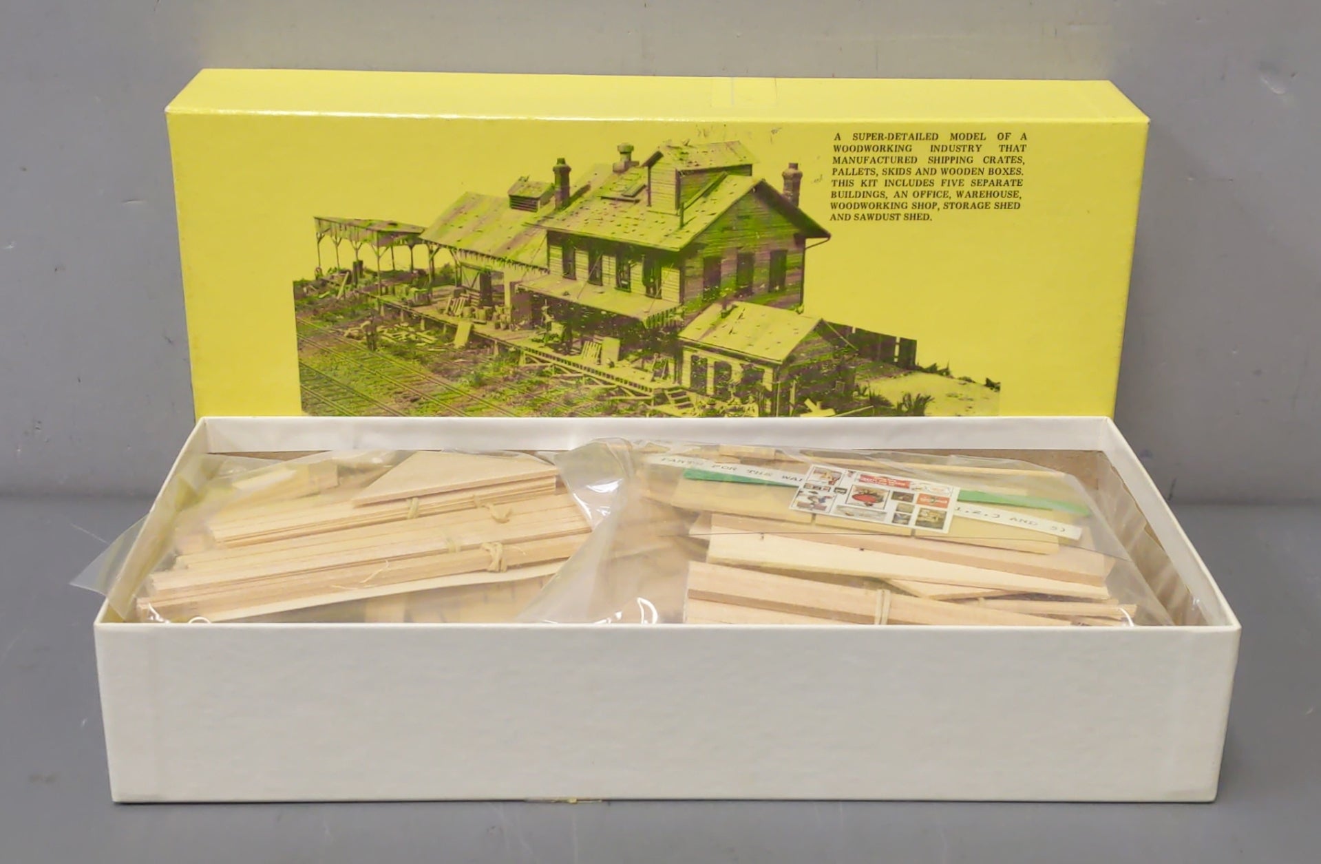 Fine Scale Miniatures 190 HO Scale R. Schramm Mfg. Co. Laser-Cut Building Kit NIB