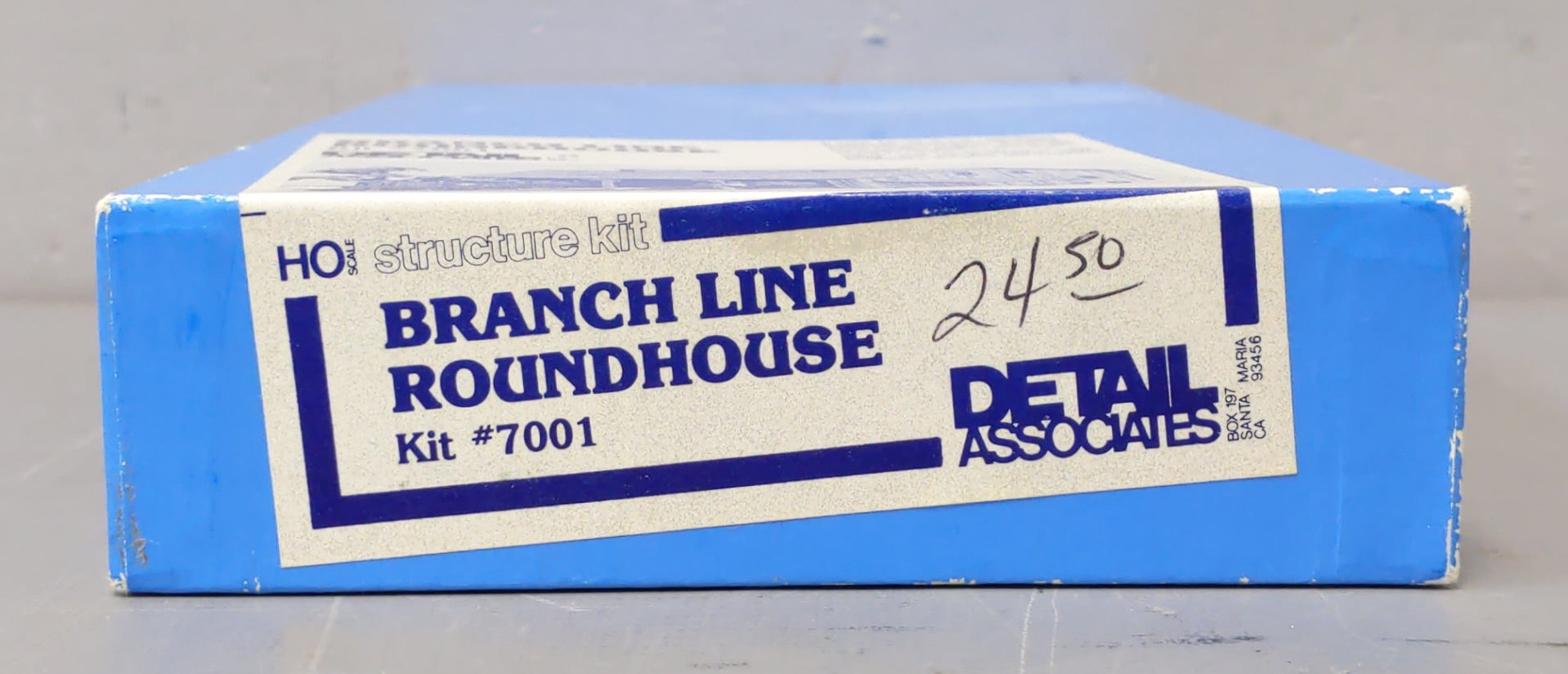 Detail Associates 7001 HO Branchline Roundhouse Model Building Kit