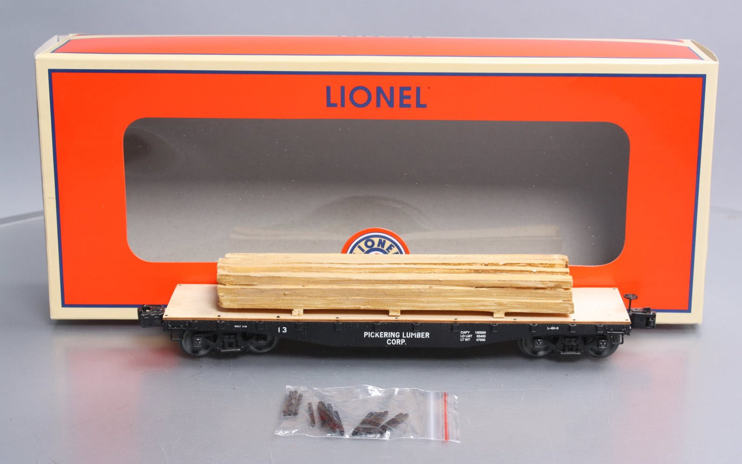 Lionel 6-82853 O Pickering Lumber 40' Flatcar with Lumber Load