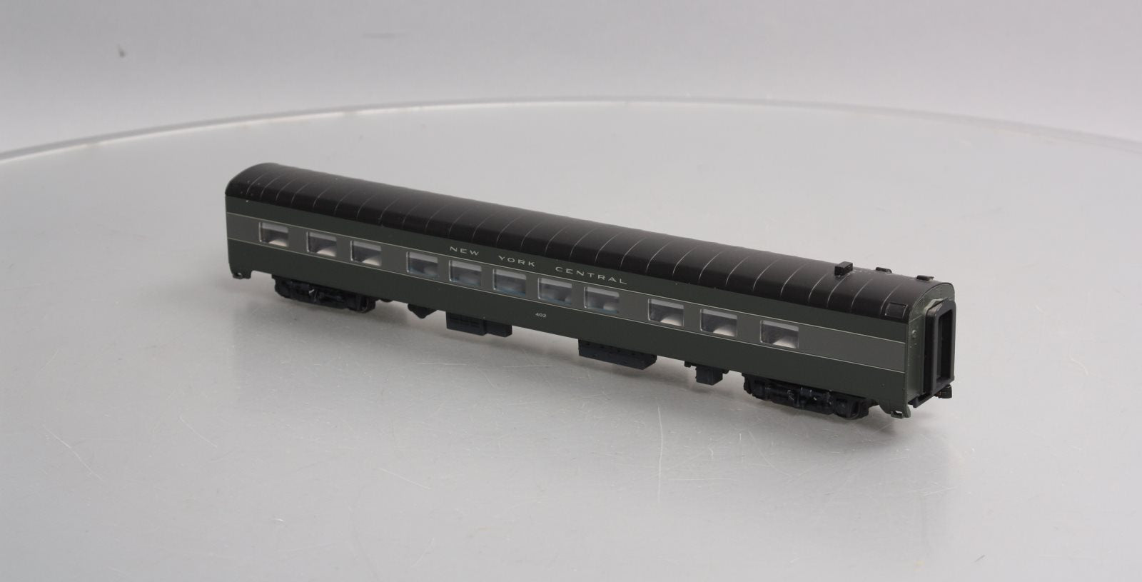 Walthers 932-9316 HO Scale NYC 20th Century Limited 68 Seat Diner Car LN/Box