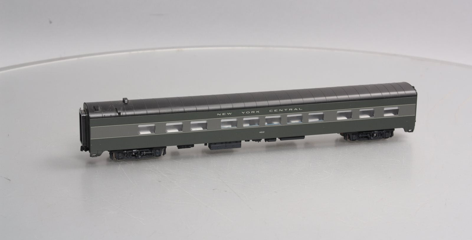 Walthers 932-9316 HO Scale NYC 20th Century Limited 68 Seat Diner Car LN/Box